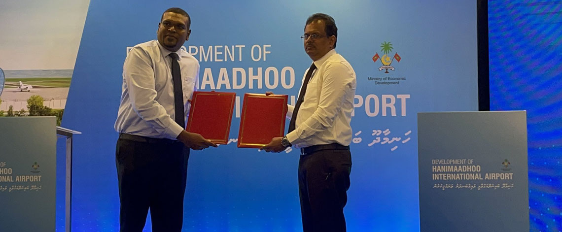Signing of contract between Regional Airports Company Ltd & JMC Projects (India) Ltd for execution of Hanimaadhoo International Airport Development project, financed under India Exim Bank’s LoC.  (29th September 2022)